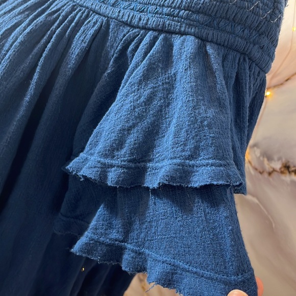 Free People Off the Shoulder Crop Frayed Edges and Back Cut out Blue Size M - Picture 3 of 10